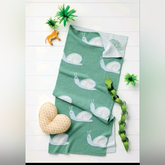 Other - Green and White Snail Patterned Blanket